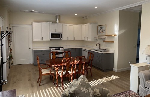 Needham Wohnung | Convenient Needham 1BR apartment near Hersey train stop with private parking