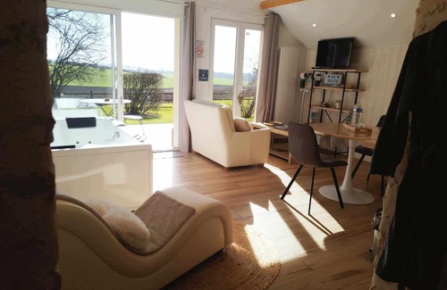 Courgains Haus | La Suite Bucolique Avec SPA Privatif, Idéal Pour une Pause Détente