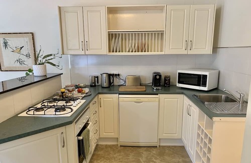 Yass Wohnung | Very Comfortable Granny Flat - breakfast included