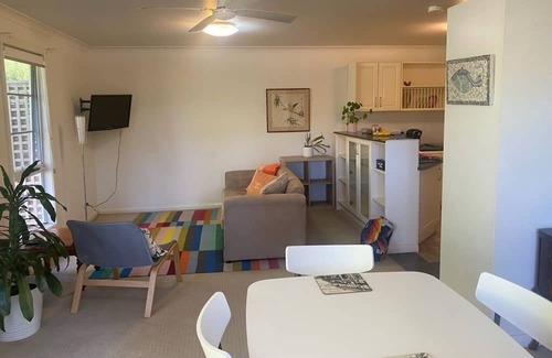 Yass Wohnung | Very Comfortable Granny Flat - breakfast included