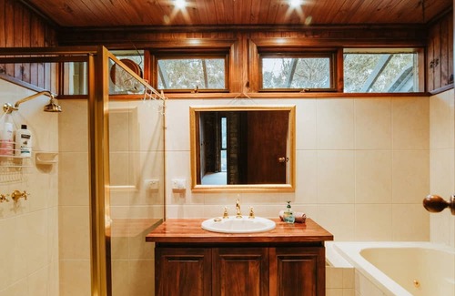 Howqua Haus | Jade Hill - Howqua - Sleeps 10