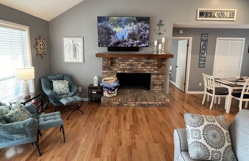 Arley Haus | solid rock shoreline, no steps, views,