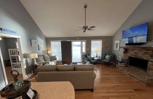 Arley Haus | solid rock shoreline, no steps, views,