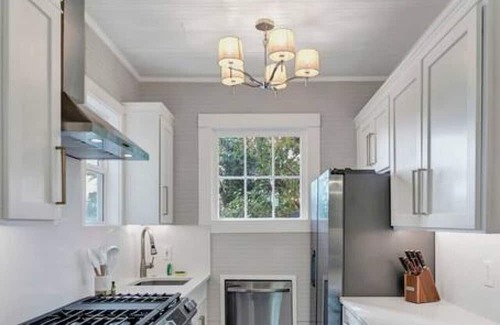 Earlewood Haus | The Wren | 1BR 2BA Guesthouse