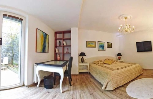 Tuchomerice Wohnung | Cozy Studio with Garden