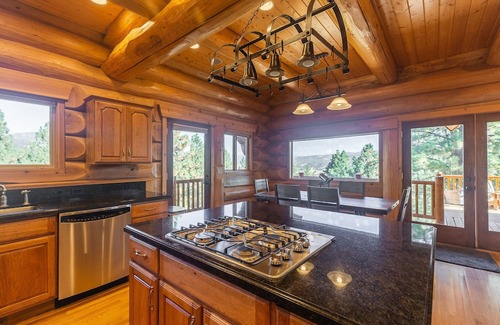 Garden Valley Kabine | Picturesque and Singular Cabin