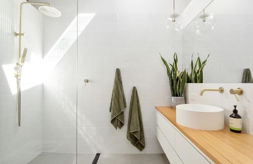 Trevallyn Haus | Haven in the Heights Luxe Design and Sprawling Views