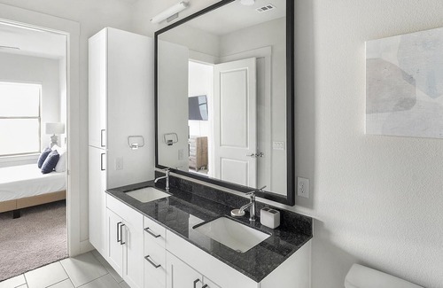 North Loop Wohnung | Modern Apartment in Prime Location (ID8890X22)