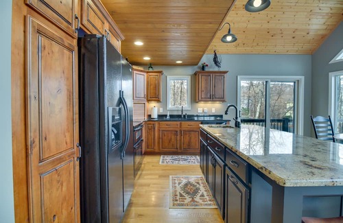Pedlars Edge Hütte | Wintergreen Resort Home: Close to Slopes & Trails