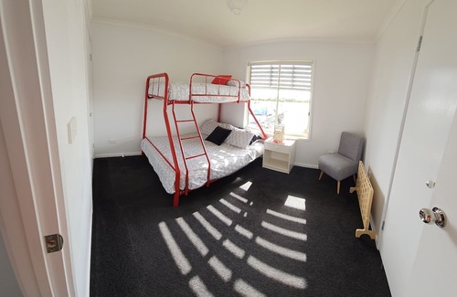 Coronet Bay Haus | Family friendly beaches, relaxing, do as much as you like or just chill out.