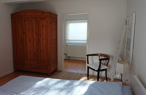 Dorp Wohnung | Gemütliche Ferienwohnung auf Gutshof am Ruhrtalradweg