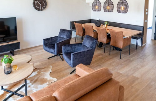 Leons Haus | 20-person group home in the heart of Friesland