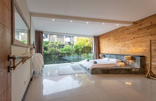 Suraberata Villa | Surf House Santai near the Ocean with Private Pool & 2-Bedrooms