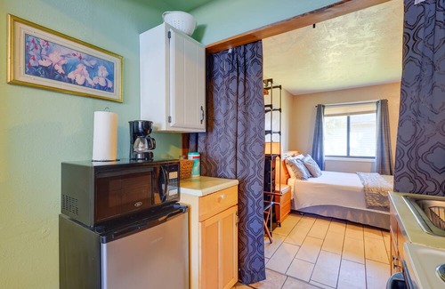 Shelley Wohnung | Unique Shelley Studio Stay w/ Shared Fire Pit!