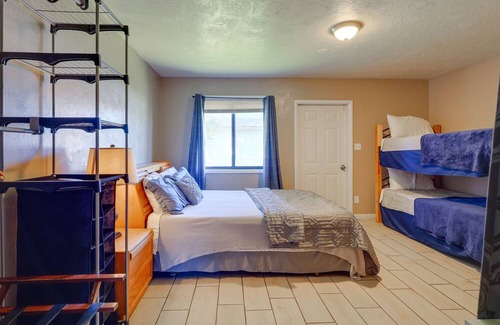 Shelley Wohnung | Unique Shelley Studio Stay w/ Shared Fire Pit!