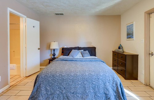 Shelley Wohnung | Unique Shelley Studio Stay w/ Shared Fire Pit!