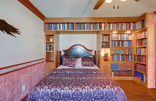 Shelley Wohnung | Charming Shelly Vacation Rental w/ Shared Fire Pit