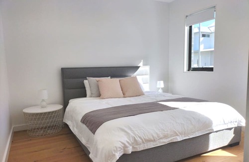 Blackbutt Haus | Modern Three Bedroom Townhouse at Shellharbour