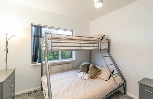 Cribbs Causeway Haus | Beautiful 3-Bed House in Bristol