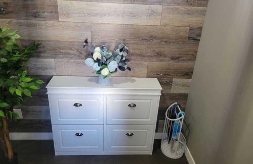 Southeast Calgary Haus | A tranquil 2-bedroom basement in SE Calgary