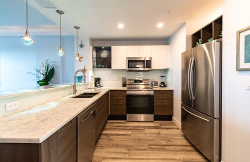 Merritt Island Wohnung | Luxury Condo with Pool and Gym at Cape Crossing