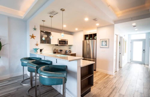 Merritt Island Wohnung | Luxury Condo with Pool and Gym at Cape Crossing