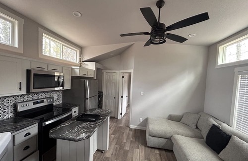 Athens Kabine | Tiny home nestled in the woods