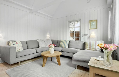 Liseleje Haus | Enjoy your vacation in this charming, Swedish-style vacation home.
