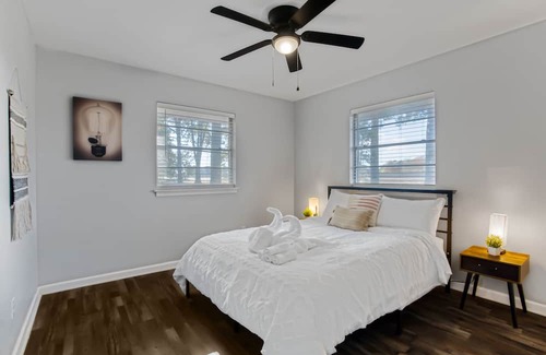 Jacksonville Haus | Ideal 3BR for Work Stays and Home Transition