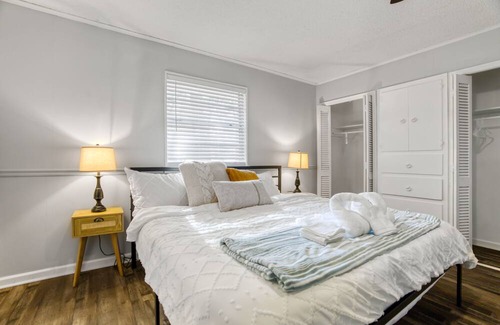 Jacksonville Haus | Ideal 3BR for Work Stays and Home Transition