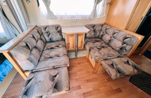 Bonney Haus | Waves & Whimsy: Pet Friendly Lakefront Caravan Stay at Coorong Island