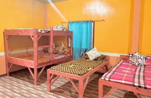 Olango Island Haus | Rainbow Beach Bar & Resort