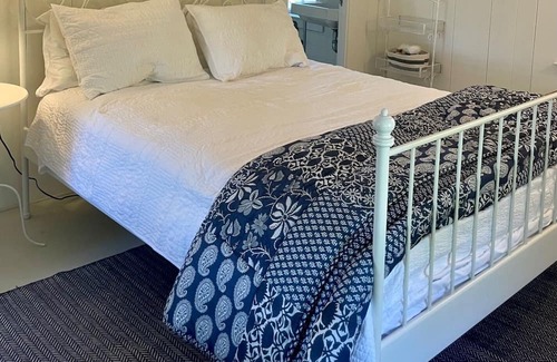 Westport Point Haus | Charming Cottage on historic Westport Point - Minutes to Beaches and Town!