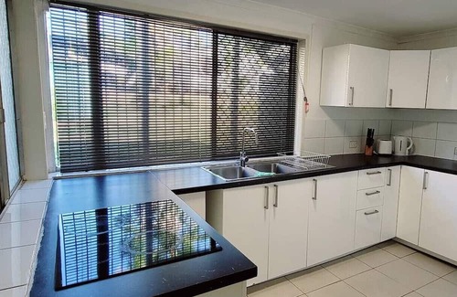 Slacks Creek Wohnung | Entire Ground Level Of A Double Storey Home