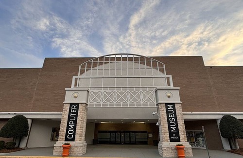 Cumming Haus | Modern elegance in midst of nature, shopping and entertainment