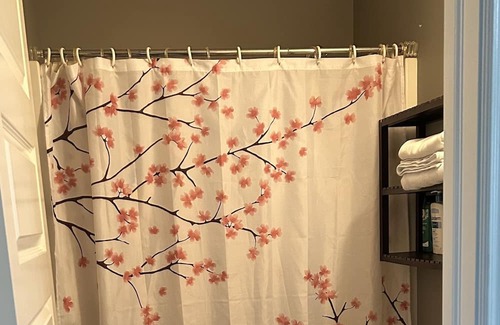 Saskatoon Haus | GEARY LODGE -“home away from home” , minutes drive from Saskatoon Airport .