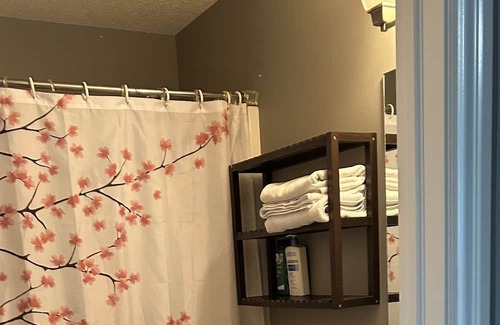 Saskatoon Haus | GEARY LODGE -“home away from home” , minutes drive from Saskatoon Airport .