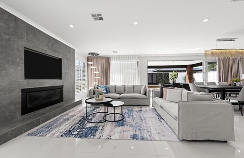 Werribee Haus | 4BR gateaway werribee SPA House