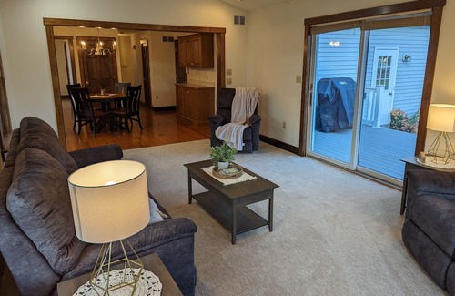 Ronks Haus | Large 5 BR home, Views of Amish farmland and Strasburg Railroad