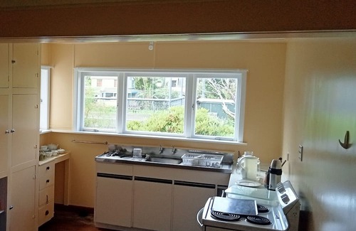 Colville Sonstige | Colville Village opposite iconic Colville Store and cafe beside tennis court