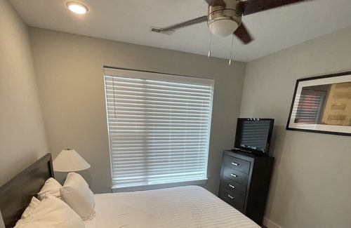 Plainfield Wohnung | Get in before it's gone! More space than a hotel and cheaper too!