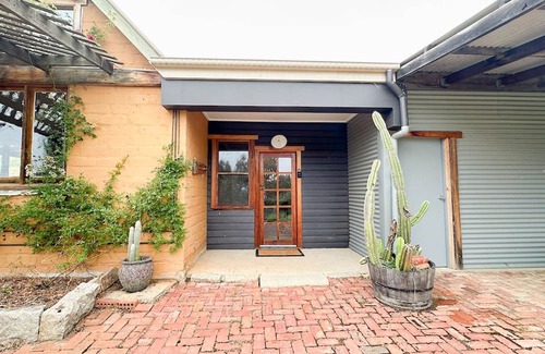 Beechworth Haus | Rustic Retreat - A Cyclist's Paradise!