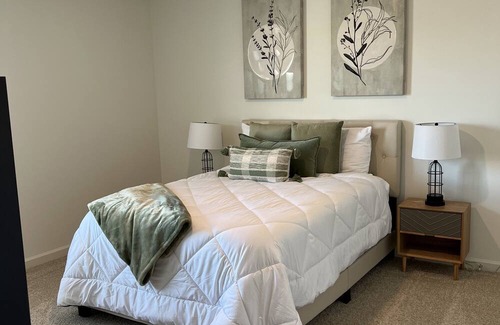 McCalla Haus | McCalla Modern Oasis. 25 minutes from Tuscaloosa and Birmingham!