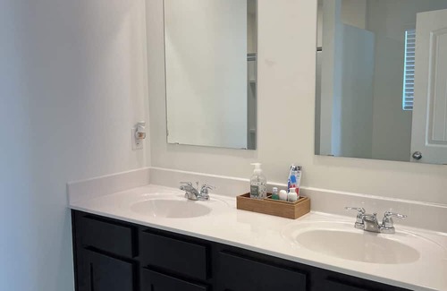 McCalla Haus | McCalla Modern Oasis. 25 minutes from Tuscaloosa and Birmingham!