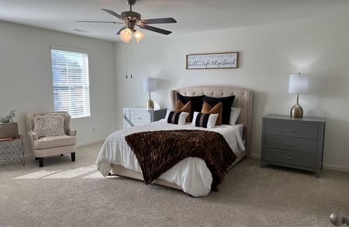 McCalla Haus | McCalla Modern Oasis. 25 minutes from Tuscaloosa and Birmingham!