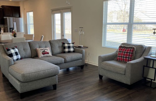 McCalla Haus | McCalla Modern Oasis. 25 minutes from Tuscaloosa and Birmingham!