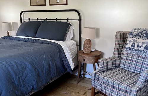 Unionport Hütte | Private and peaceful guest house on a working family farm in Bloomingdale!