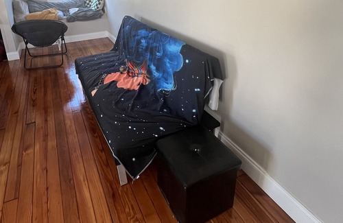Ampere Haus | Luxurious king bed, three story house, fire pit, NYC train and shopping center