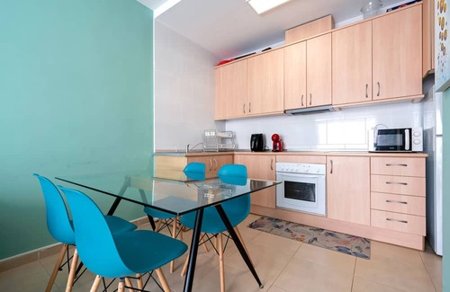 Cap de Salou Wohnung | Apartment 'Lovely' with Shared Pool, Private Terrace and Air Conditioning