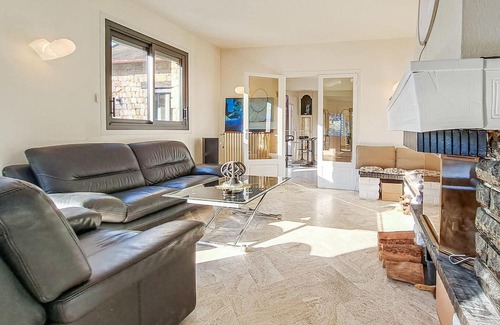Nonancourt Haus | Look forward to a wonderful time in this comfortable vacation home.
